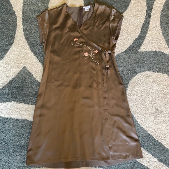kenzie Dresses & Skirts - Silk Kenzie dress - size 12